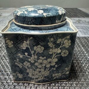 Floral Jar VINTAGE DAHAR ENGLAND Desiccant GRAY-BLUE WHITE FLORAL.
